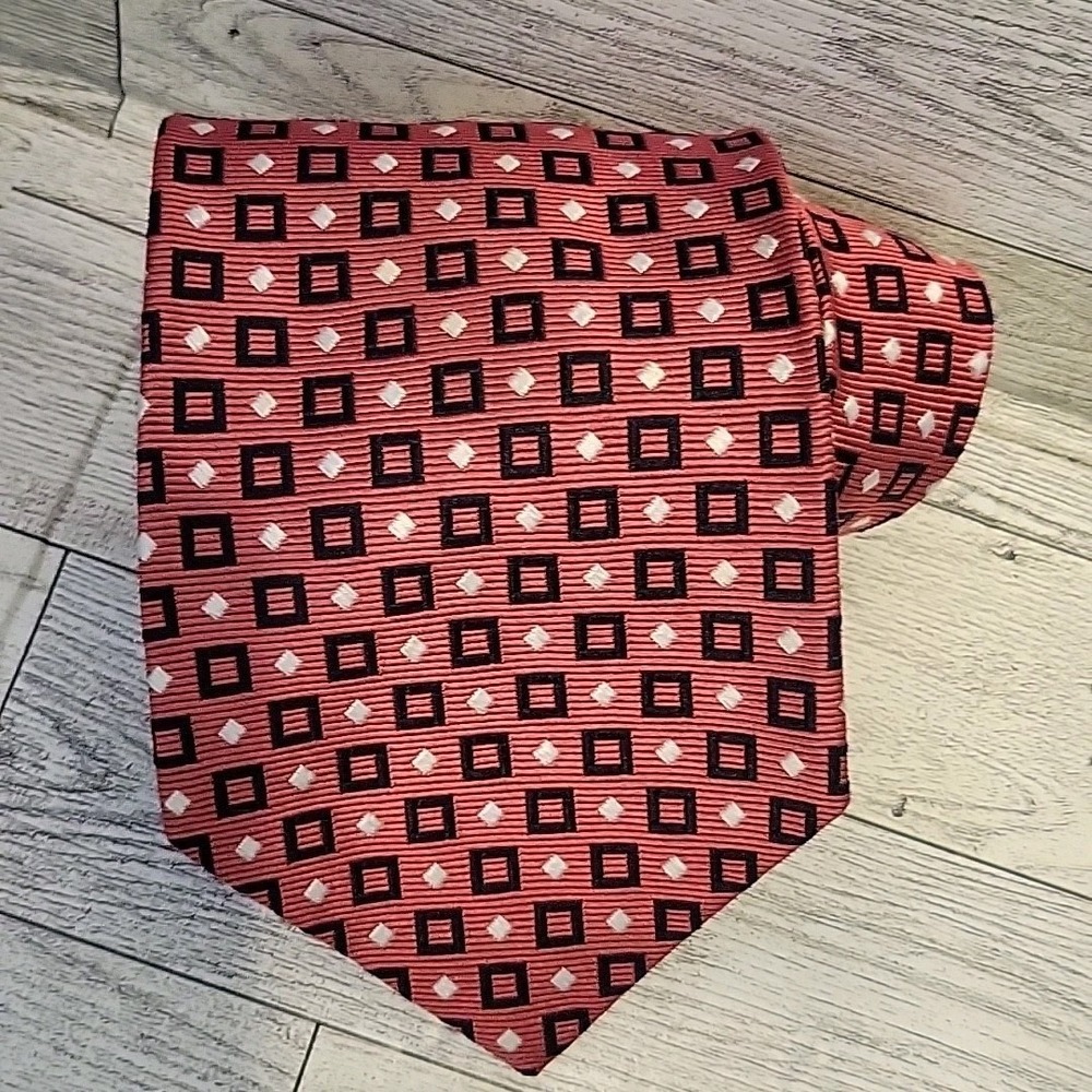 Brooks Brothers Necktie Makers Silk USA Foulard Geometric Pink Preppy 56 Tie